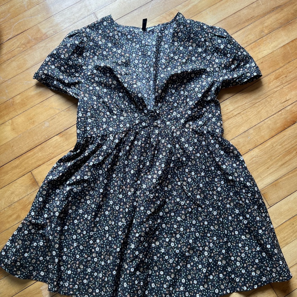 H&M Black Floral Short Sleeve Dress with Cream & Brown Details